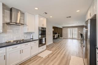 Lux Life! Central Location For Business Or Play! - Las Vegas - 5