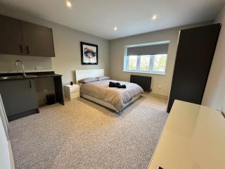 Captivating 6 -Bed House in Waltham Abbey - Waltham Abbey - 2
