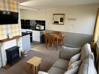 Woodlands Hare Chalet, Bideford Bay Holiday Park - 9