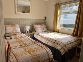 Woodlands Hare Chalet, Bideford Bay Holiday Park - 5