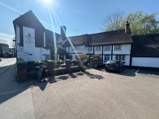 The Greyhound Inn - Gerrards Cross - 5