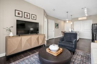 Luxury 1br Penthouse Elevator Free Parking! - Columbus - 3