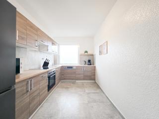 RAJ Living - 2 Room Apartment - Balcony - Kitchen - Washing machine - next to Cologne - Frechen - 8