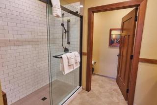 Enjoy the views of Table Rock Lake in this 2BD resort condo - Ridgedale - 1