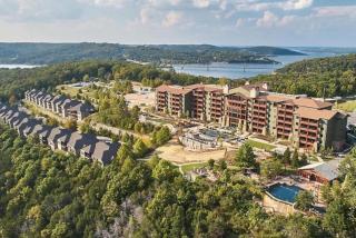 Enjoy the views of Table Rock Lake in this 2BD resort condo - Ridgedale - 0