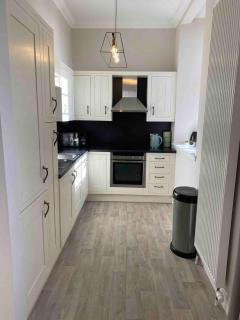 2 bedroom Townhouse within Grade C listed Ladysbridge House - - 7