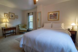 Moore House Inn & Cabins - 1