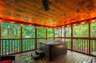 Cozy 3 bedroom- hot tub on a screened in porch! - Gatlinburg - 7
