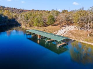 Studio Condo on Table Rock Lake w Access & Views-Free Tickets- - Kimberling City - 7
