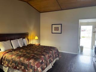 Town & Country Motel - Clinton - 5