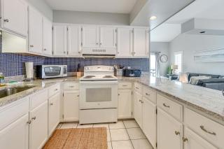 Walk to Beach Sunny Seaside Condo with View! - Myrtle Beach - 3