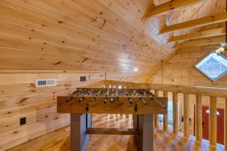 Hot Tub Foosball PoolGymTennis Access Chill’n in the Smokies by AvantStay - Gatlinburg - 7