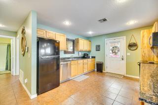 Grove Lake House with Boat Dock and Outdoor Spots! - Grove - 6