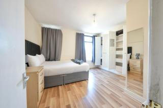 Three Bedroom House by Brookland Stays Serviced Accommodation Short Lets Manchester with Free WiFi - Manchester - 1