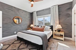 Vibrant Home in The Nations with Garage Walk to Restaurants and Shops - 7