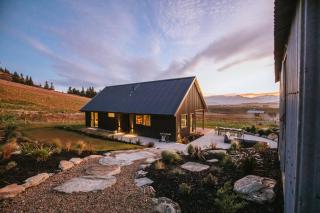 Rangers Retreat - Mountain Views - Rural - Lake Hāwea - 0
