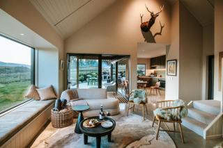 Rangers Retreat - Mountain Views - Rural - Lake Hāwea - 6