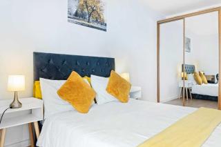 Grand Central , 2 double bedroom apartment with free parking , Birmingham - 5