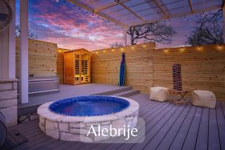 Secluded Luxury Couples cabin Sauna Pool - Wimberley - 0
