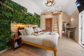 Secluded Luxury Couples cabin Sauna Pool - Wimberley - 8