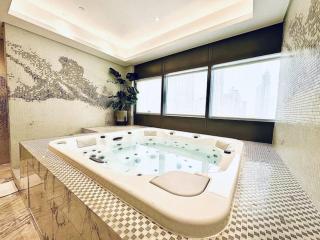 Stunning 1BR High Floor with Rooftop Infinity Pool - 7