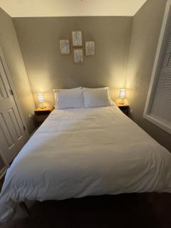 Newly built 3 level home 2 minute drive to UCM - Warrensburg - 1