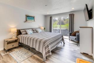 3 Mi to Beach Oregon North Coast Retreat - Warrenton - 1