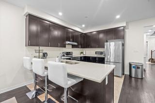 Modern Beautiful Home In Lakeview Mississauga - Mississauga - 3