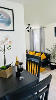 Cosy and Comfy - London - 1