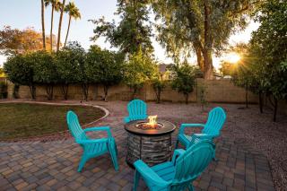 Art Deco Oasis - Vintage Charm Pool Firepit BBQ - 6