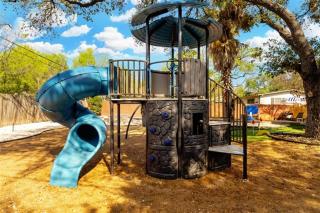 4 Bdrms Heated Pool, Hot Tub, 10 Minutes to Downtown - San Antonio - 2