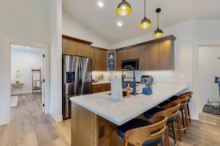 Modern Mountain View Escape - Columbia Falls - 3