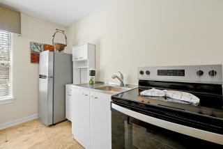 Cozy Family Retreat Minutes from Disneyland - 8