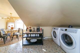 Historic Hideaway 1912 Mansion Loft with Timeless Character - Edmonton - 9