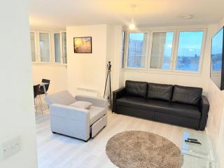 City Luxe 2 Bedroom High Rise Apartment - 4