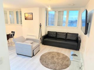 City Luxe 2 Bedroom High Rise Apartment - 5