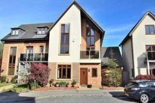 Bewdley House • 4 Bedroom 3 Bathroom • Balcony • Free Parking • Smart TVs • Yoko Property - 9