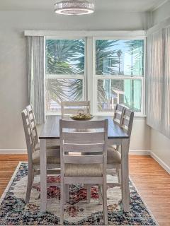 Quaint Mid-Century Cottage by the Coast - Ventura - 3