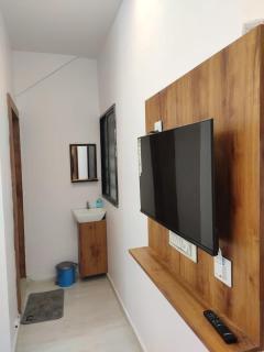 Hotel airport view - Ahmedabad - 4