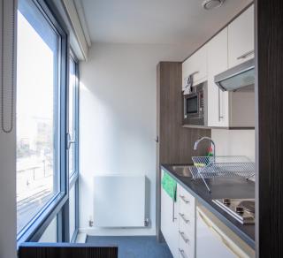 Modern City Studio w Desk and TV - Sheffield - 5