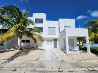 Majestic Blue Bay of Cancun - Up to 14 Pax - 0