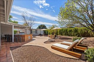 Royal Modern -Stylish Home with Casita and Grille - Phoenix - 8