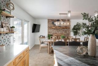 Blue Agave Home - Chic & Stylish with Pool Putt & Games - Phoenix - 1