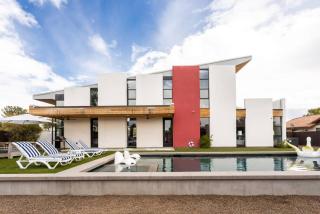 Blue Sky Modern - Iconic Architecture Pool & Spa - 6