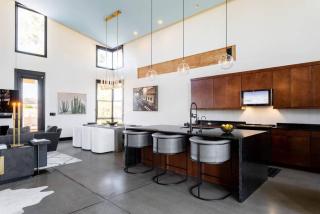 Jay-Z's Architect: Sophisticated Modern Pool Spa - 4