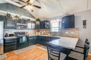 Pet-Friendly Home with Porch Near Chickasha! - 4