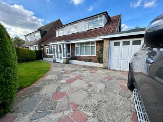 Timeless English Elegance 4BR Luxury Home in Petts Wood - Orpington - 1