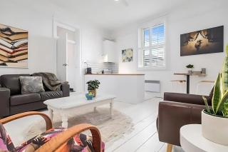 Urban Vibes at Grappa Court North Hobart - New Town - 8