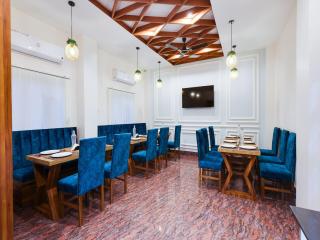 Townhouse Royal Inn - Guwahati - 1