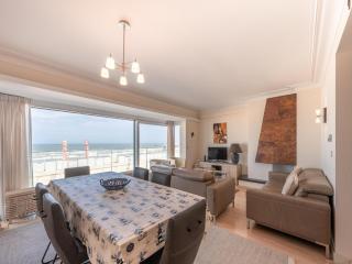 Modern apartment with a side sea glimpse - Knokke-Heist - 0